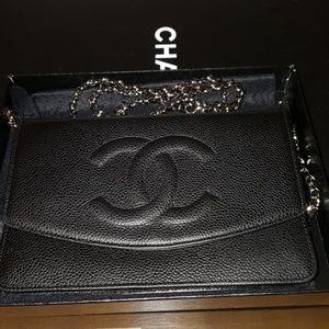 Blk Chanel wallet on a chain(caviar)(authentic